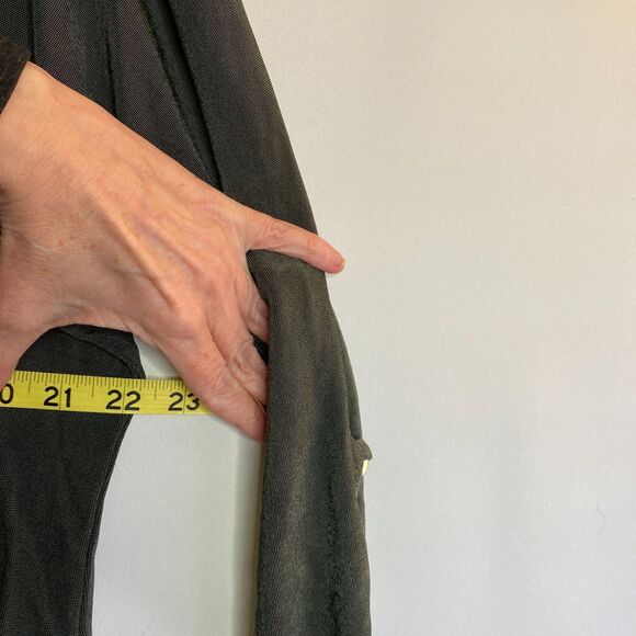 Chicos Travelers Slinky Top Sage Green LS Crew Open Arms Metal Details Size XL - Picture 10 of 12